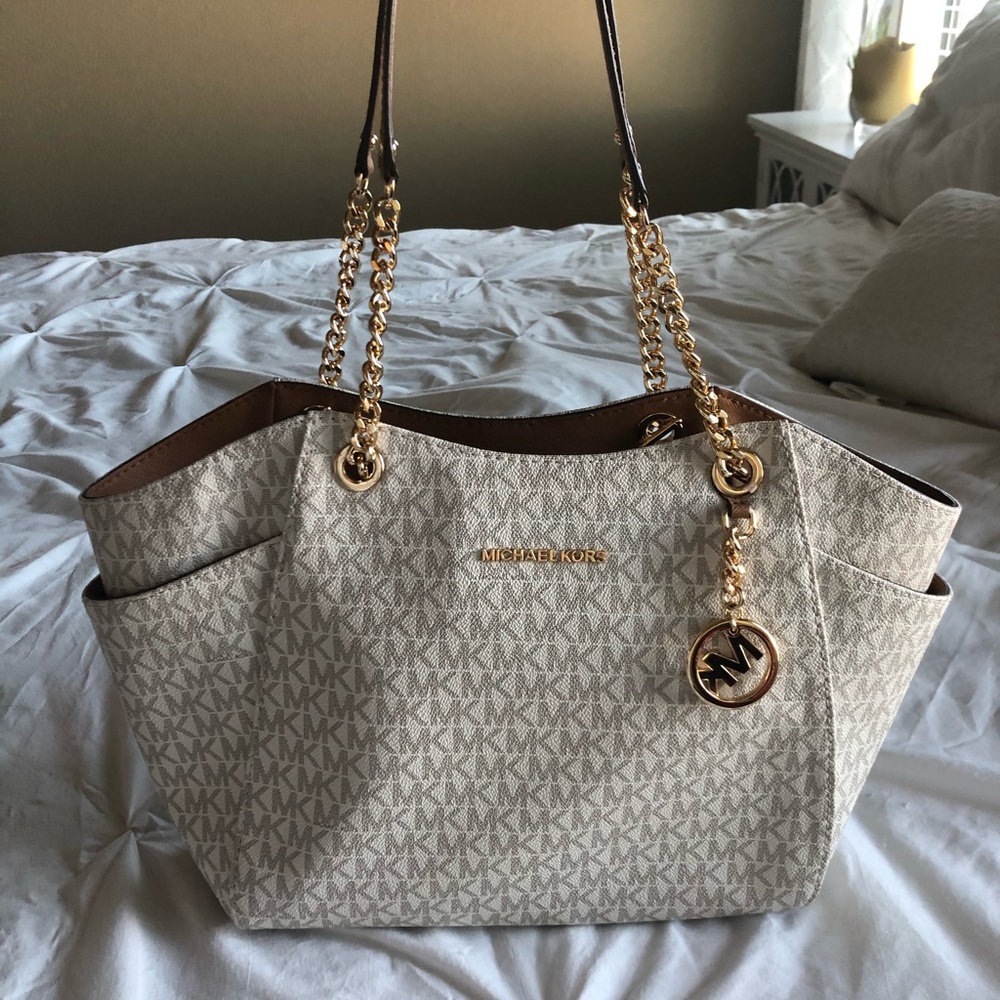 Michael Kors Jet Set Travel Chain Shoulder Tote